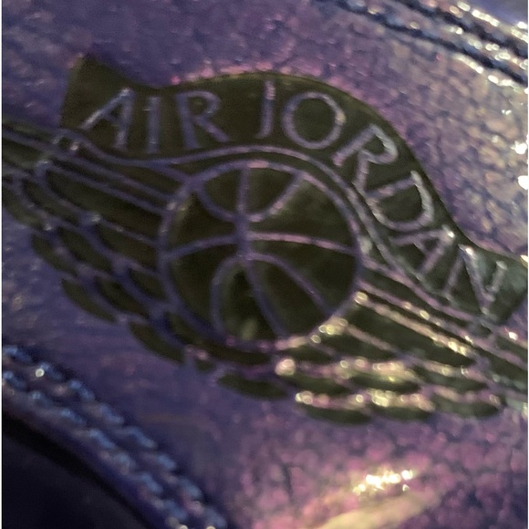 Nike Air Jordan 1 Retro - Picture 2 of 9